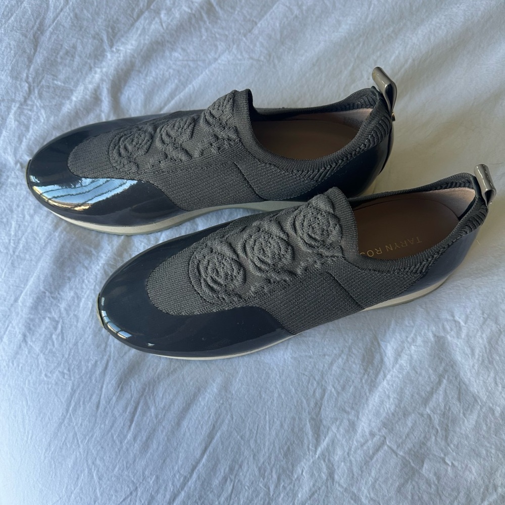 Taryn Rose NWOT Slip-On Sneakers, size 8.5 - Picture 3 of 12